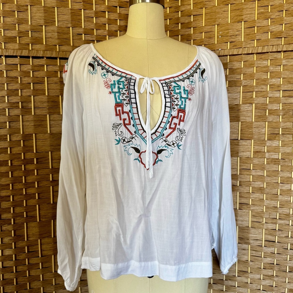 EUC Ivory boho top w/ multicolor embroidered top L